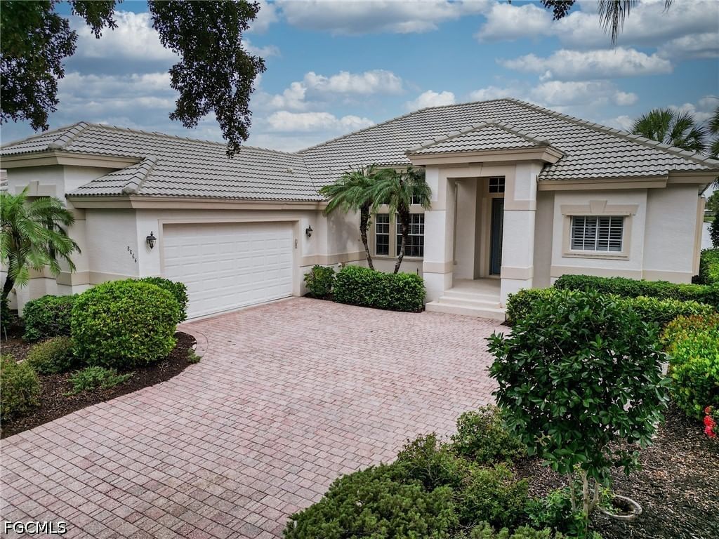 8864 New Castle Drive, Fort Myers, FL 33908 photo 2