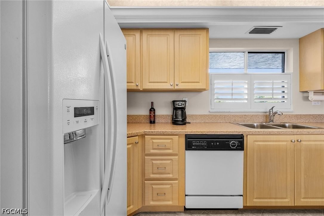 4585 Trawler Court #303, Fort Myers, FL 33919 photo 4