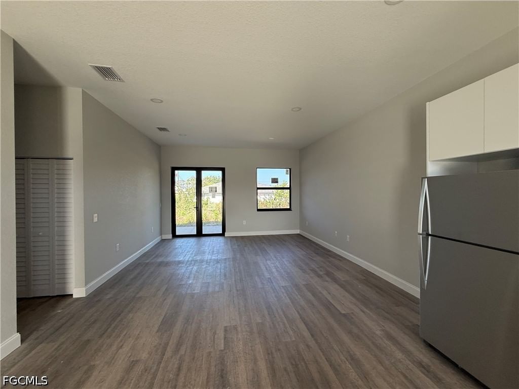 332/334 Gilbert Avenue S, Lehigh Acres, FL 33973 photo 3