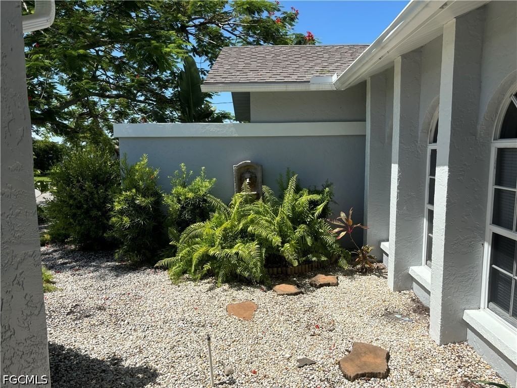 22 SE 10th Avenue, Cape Coral, FL 33990 photo 2