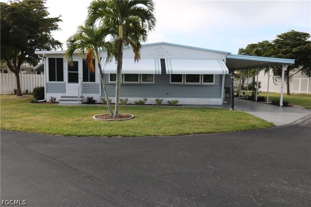 116 Coachlight Drive, Fort Myers, FL 33908 photo 2