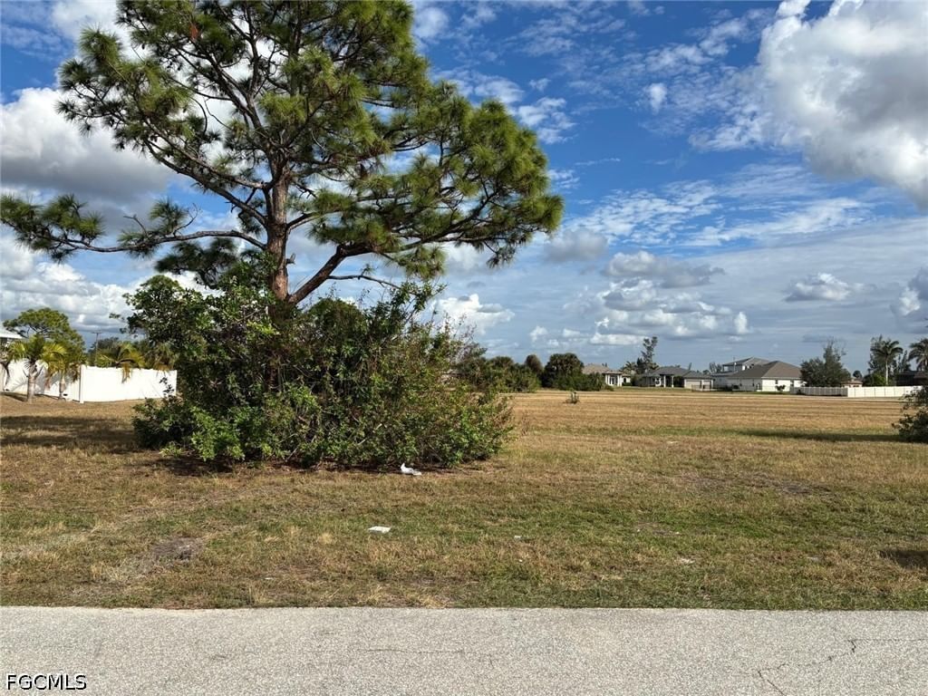 2353 NW 37th Place, Cape Coral, FL 33993 photo 4