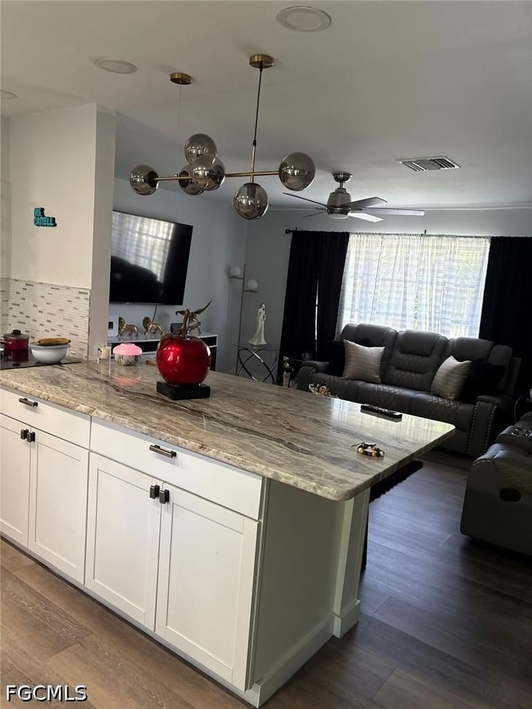 2702 SE 17th Place, Cape Coral, FL 33904 photo 2