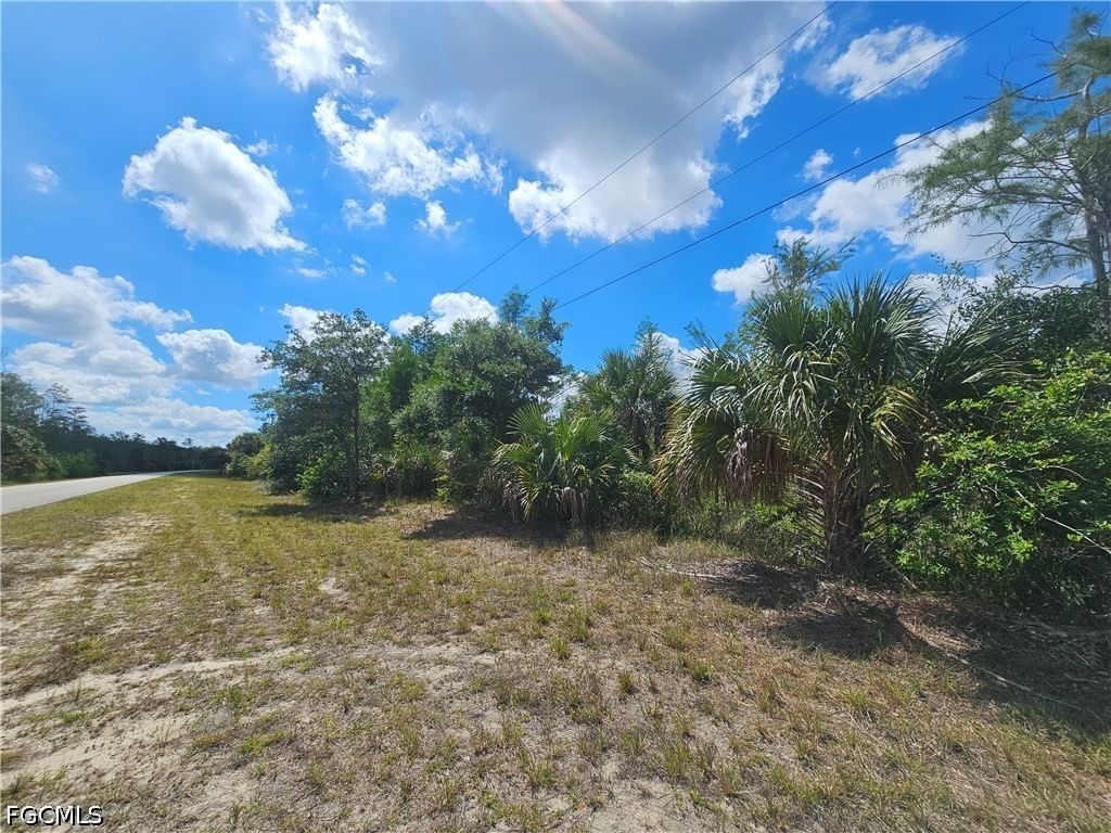 443 Greenbriar Boulevard, Lehigh Acres, FL 33972 photo 3