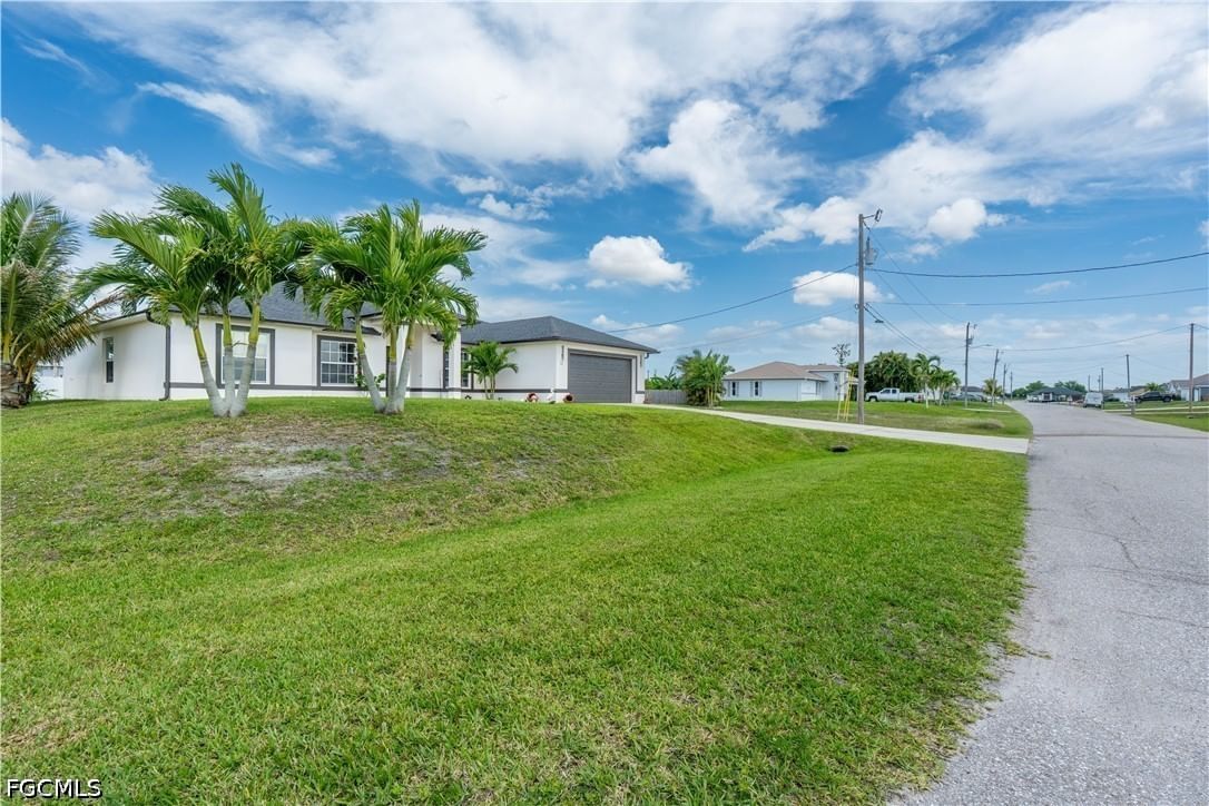 16 NW 18th Avenue, Cape Coral, FL 33993 photo 4