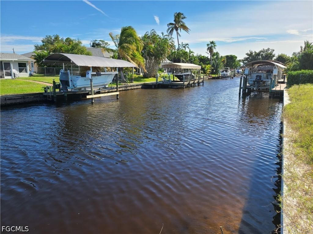 5275 Tiffany Court, Cape Coral, FL 33904 photo 2