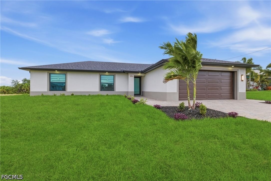 2201 NE 10TH Place, Cape Coral, FL 33909 photo 2