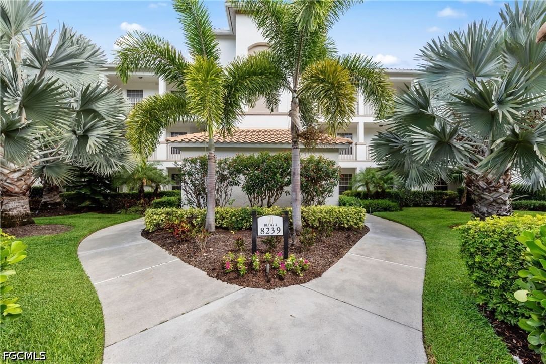 8239 Parkstone Place #102, Naples, FL 34120 photo 2