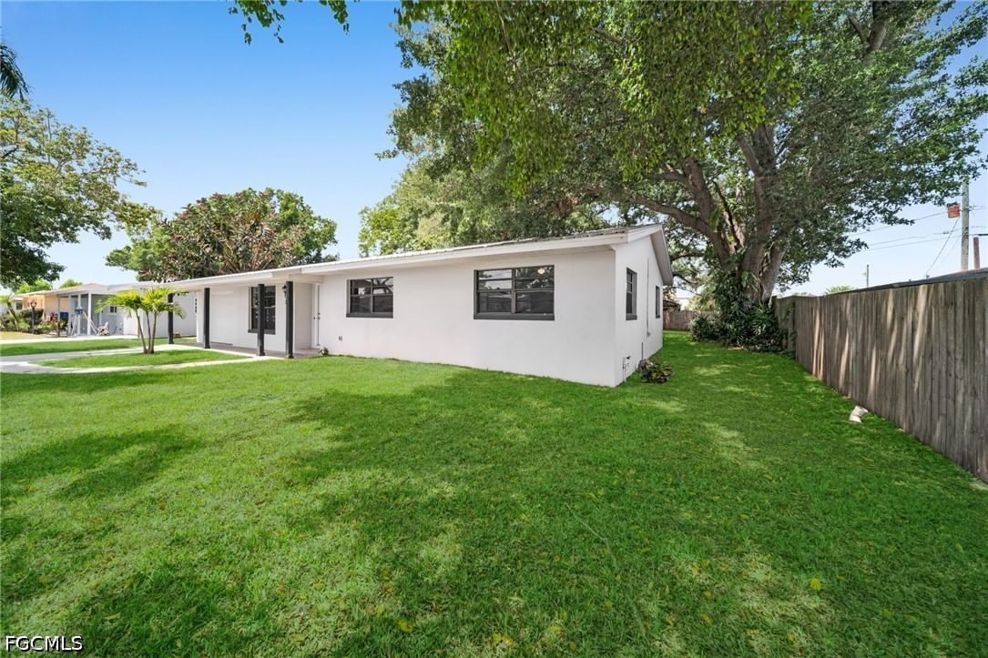 2085 E Tobago Circle, Fort Myers, FL 33905 photo 4