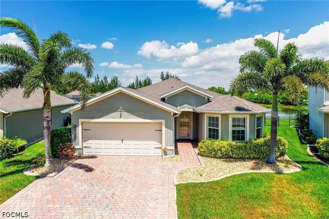 2707 Tarragona Court, Cape Coral, FL 33909 photo 2