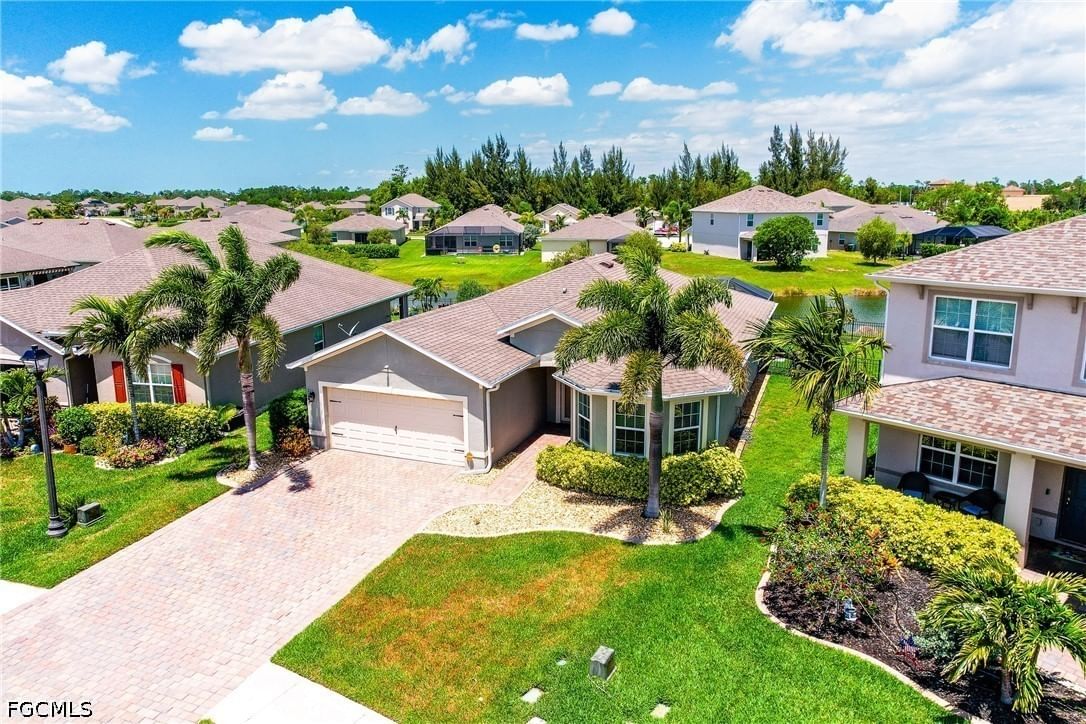 2707 Tarragona Court, Cape Coral, FL 33909 photo 3