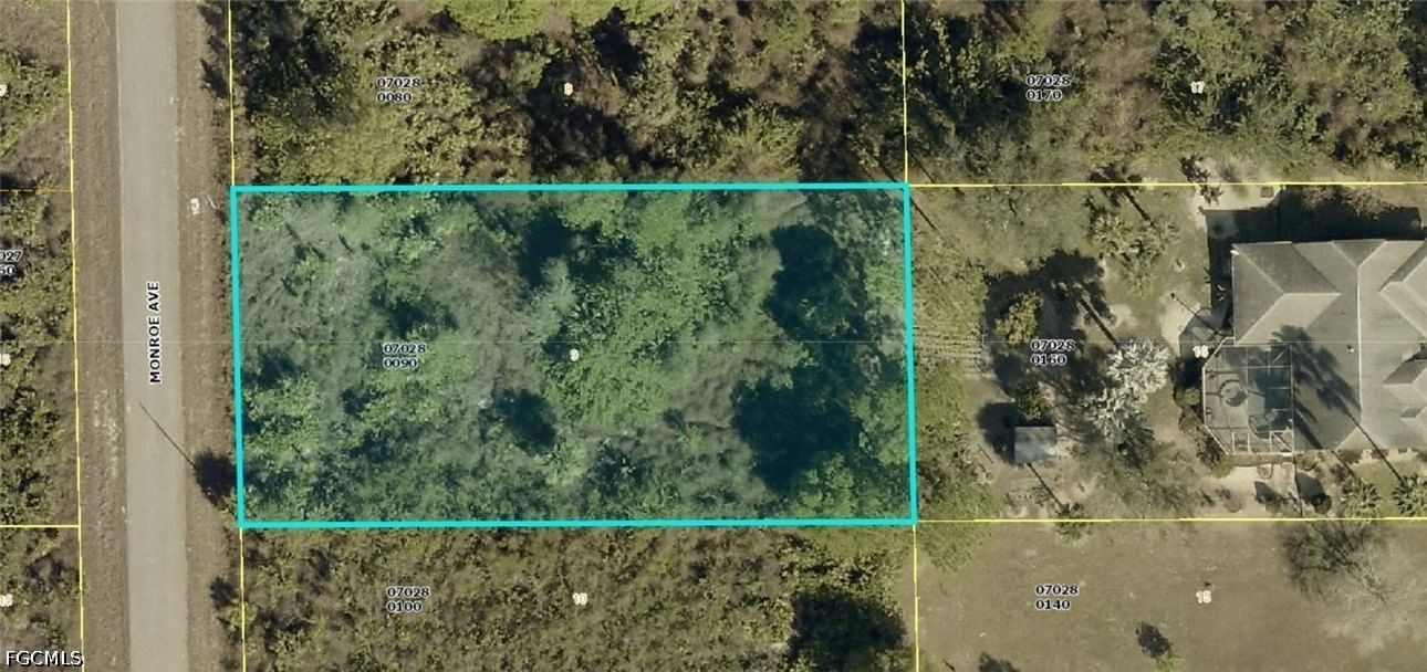 606 Monroe Avenue, Lehigh Acres, FL 33972 photo 2