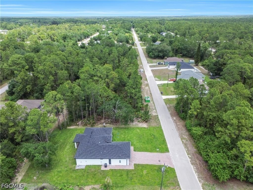 2005 Robert Avenue, Alva, FL 33920 photo 2
