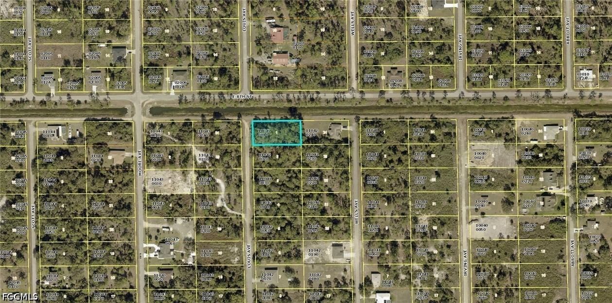 722 Louis Avenue, Lehigh Acres, FL 33972 photo 2