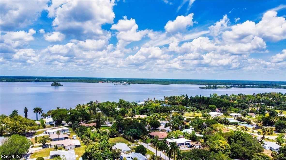4240 Riverview Road, Fort Myers, FL 33905 photo 3