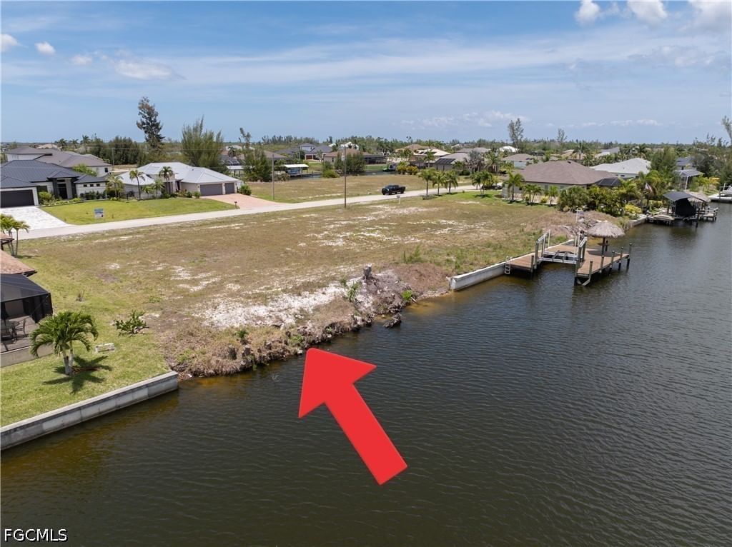 1637 NW 39th Avenue, Cape Coral, FL 33993 photo 2