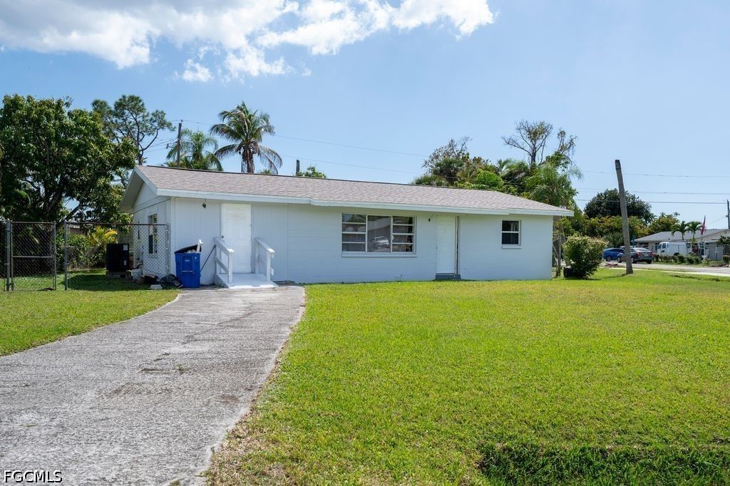 4631 New Haven Drive, Fort Myers, FL 33908 photo 3