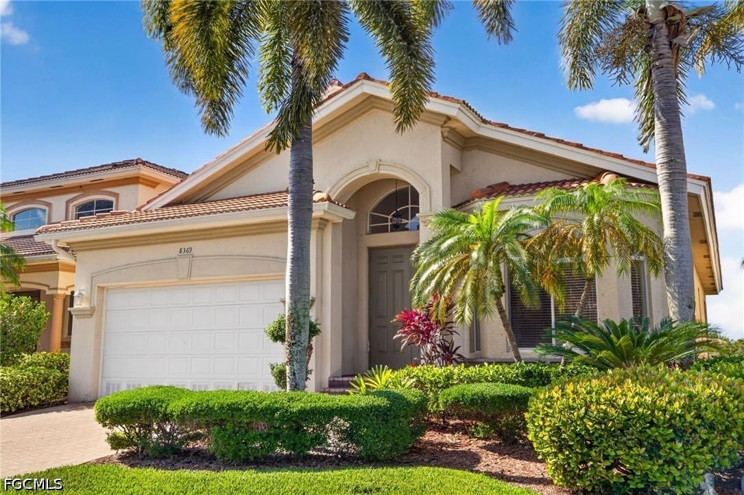 8369 Sumner Avenue, Fort Myers, FL 33908 photo 2