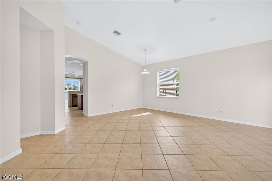 8369 Sumner Avenue, Fort Myers, FL 33908 photo 5