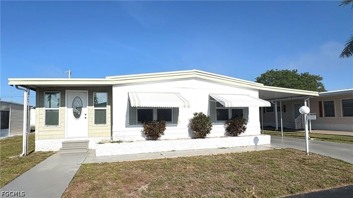748 Park Avenue, North Fort Myers, FL 33917 photo 2