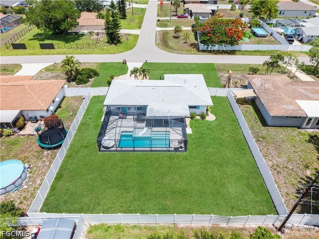 710 SE 42nd Lane, Cape Coral, FL 33904 photo 2