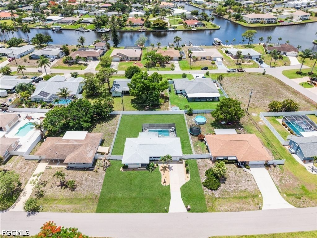 710 SE 42nd Lane, Cape Coral, FL 33904 photo 4