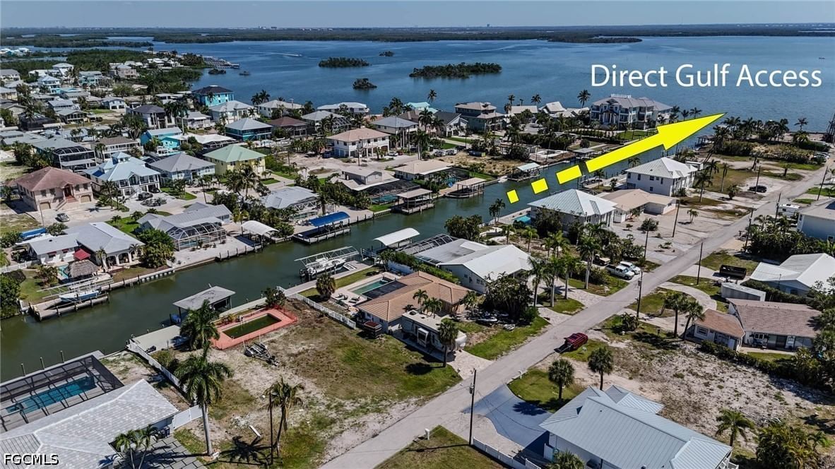 207 Ibis Street, Fort Myers Beach, FL 33931 photo 2