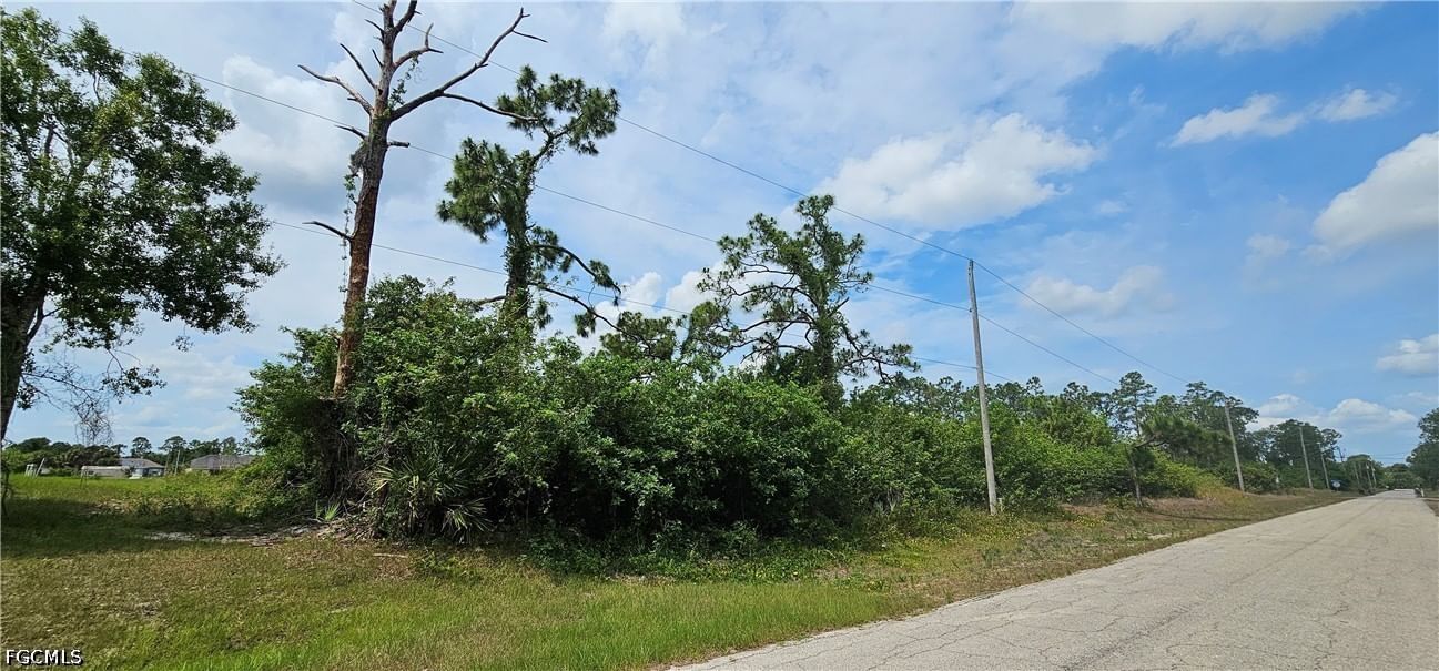 746 Chattman Street E, Lehigh Acres, FL 33974 photo 5