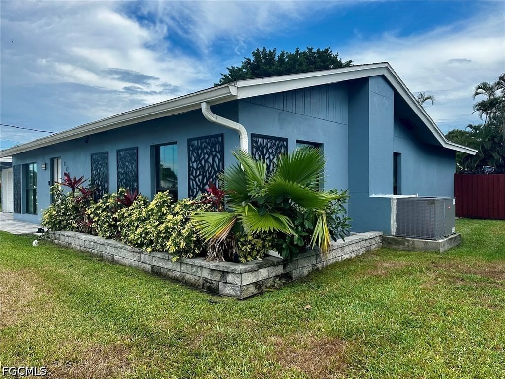 1763 Inlet Drive, North Fort Myers, FL 33903 photo 3