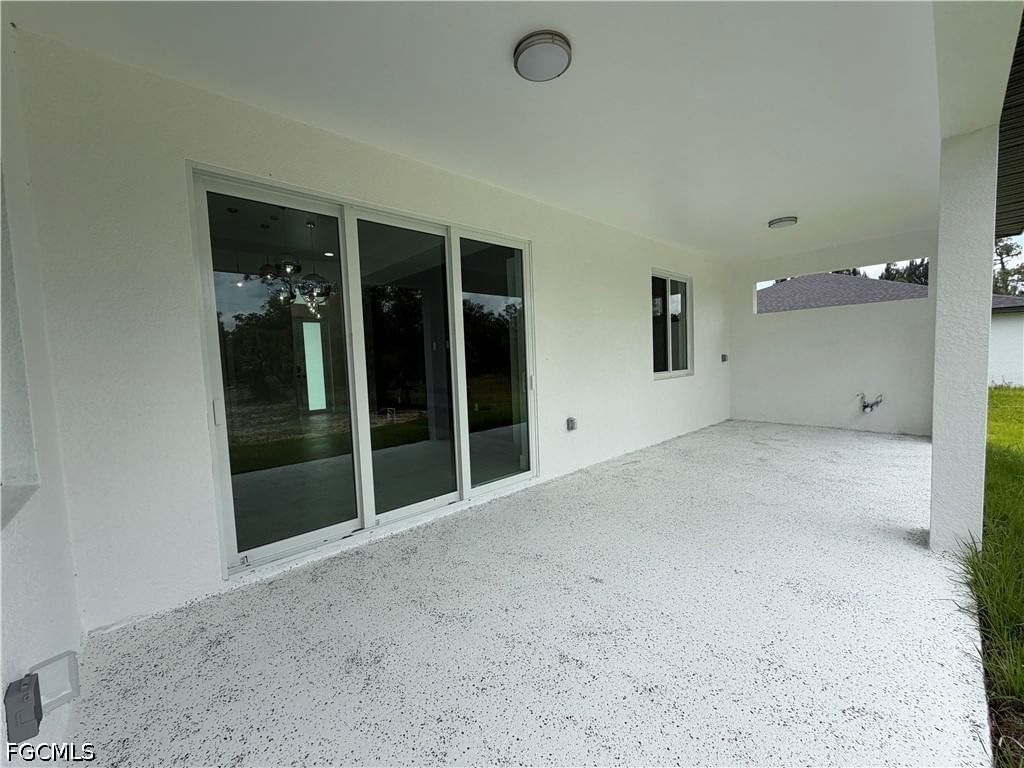 1013 Lincoln Avenue, Lehigh Acres, FL 33972 photo 4