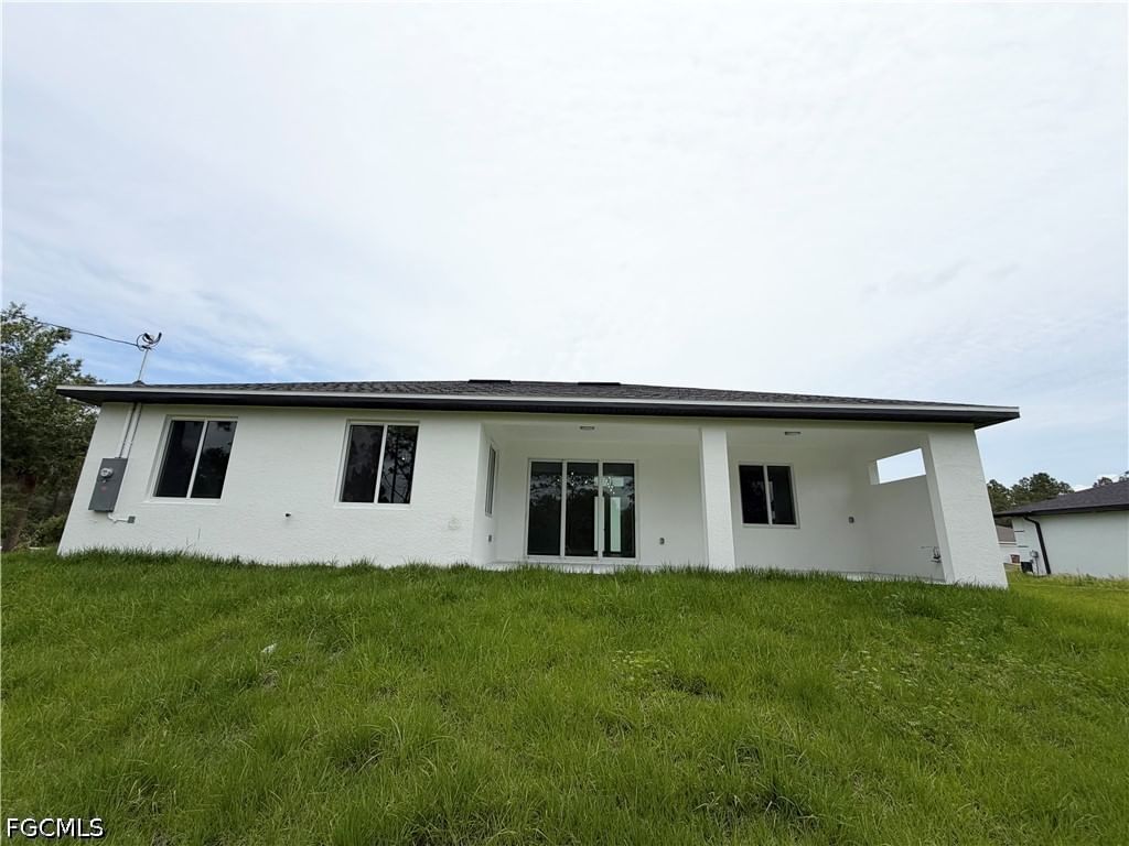 1013 Lincoln Avenue, Lehigh Acres, FL 33972 photo 5