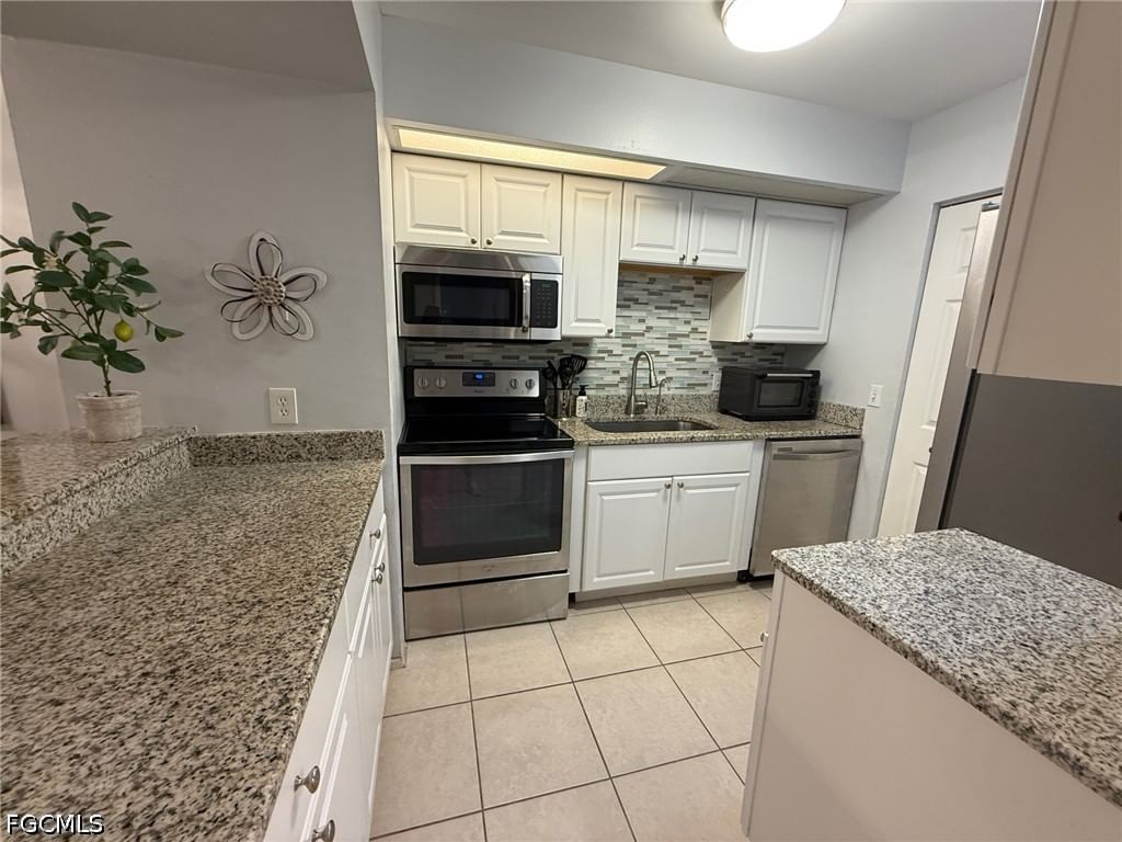 14900 Summerlin Woods Drive #13, Fort Myers, FL 33919 photo 2