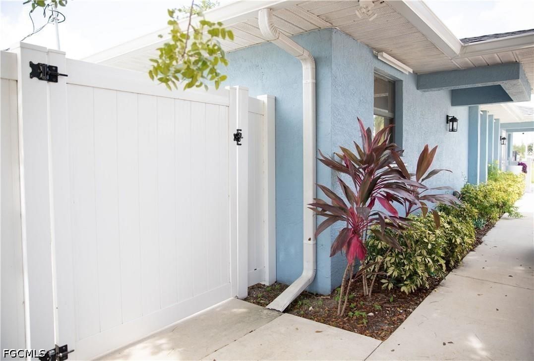 2826 Santa Barbara Boulevard, Cape Coral, FL 33914 photo 3
