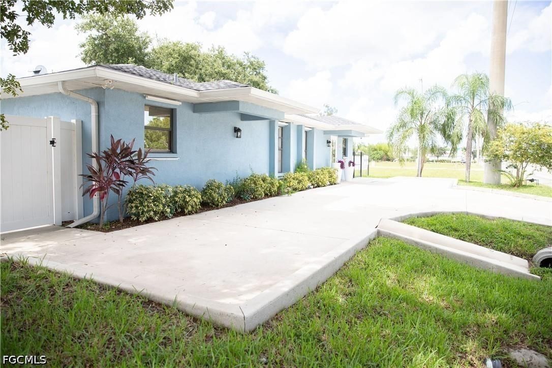 2826 Santa Barbara Boulevard, Cape Coral, FL 33914 photo 4