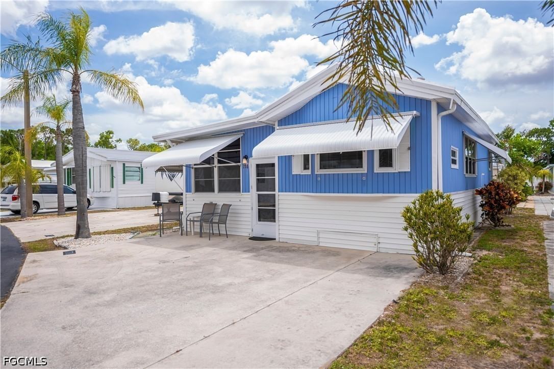 178 Caravan Circle, North Fort Myers, FL 33903 photo 2