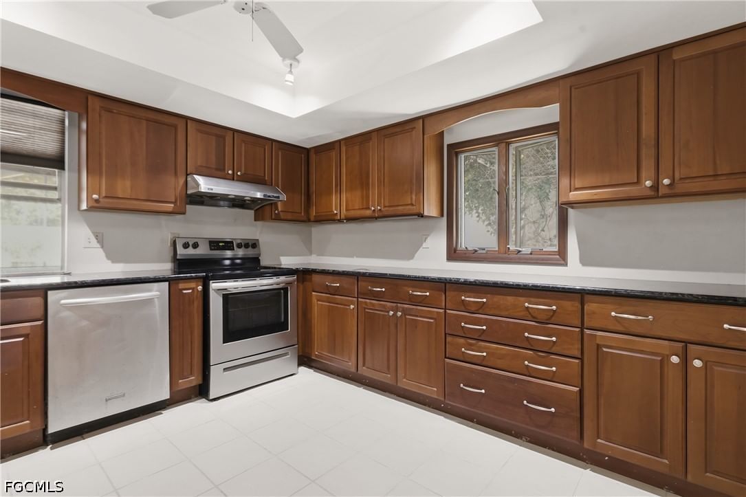 9753 Maplecrest Circle, Lehigh Acres, FL 33936 photo 2