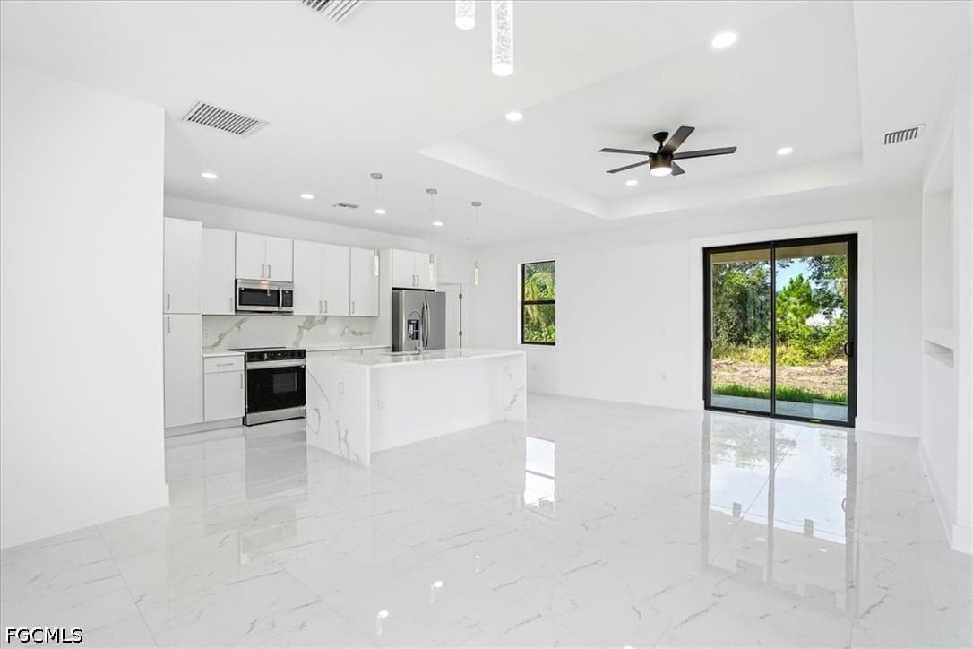 1919 Crawford Avenue N, Lehigh Acres, FL 33971 photo 5