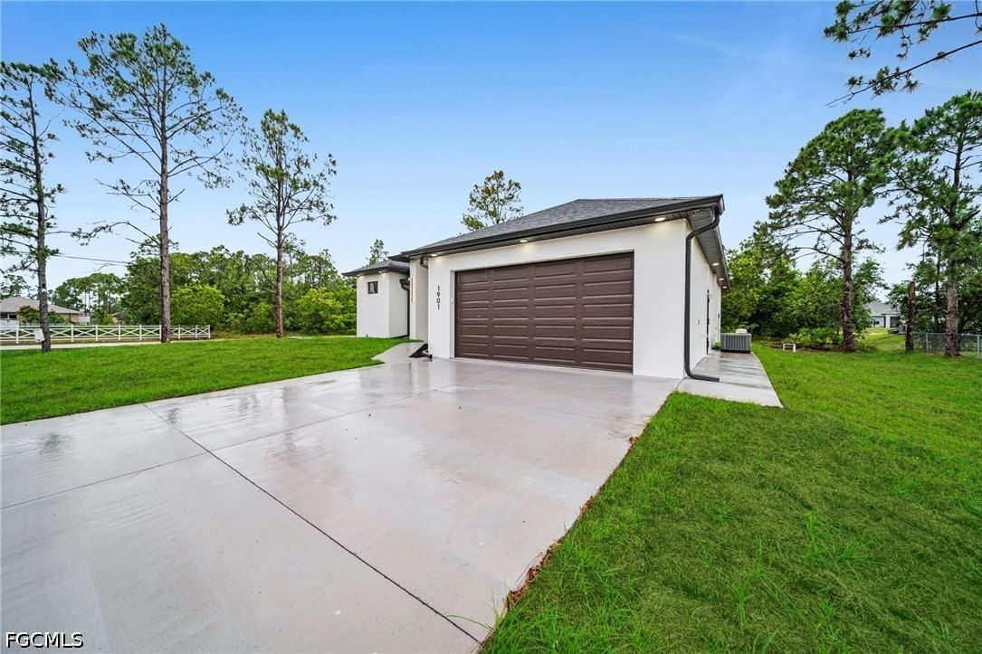 1901 Cedar Avenue N, Lehigh Acres, FL 33971 photo 3