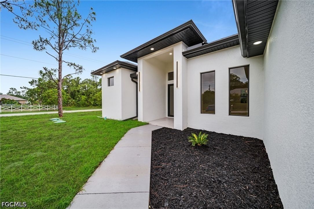 1901 Cedar Avenue N, Lehigh Acres, FL 33971 photo 5