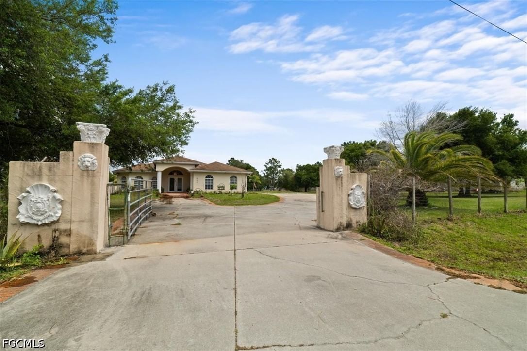 545 N Isora Street, Clewiston, FL 33440 photo 2