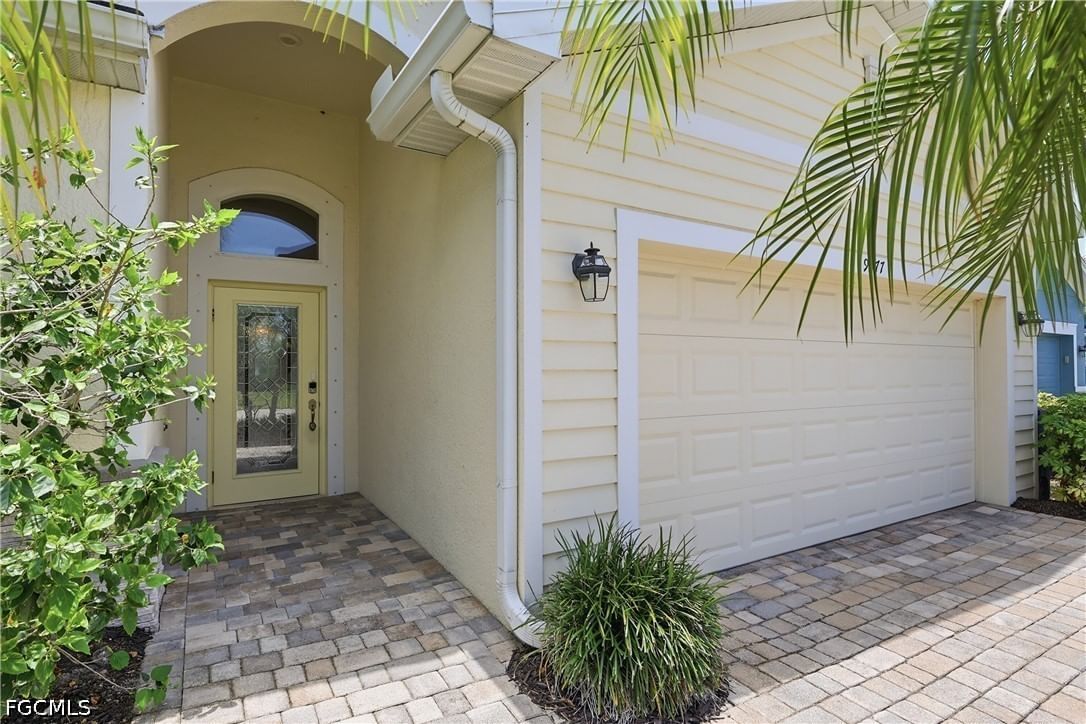 9577 Mirada Boulevard, Fort Myers, FL 33908 photo 3