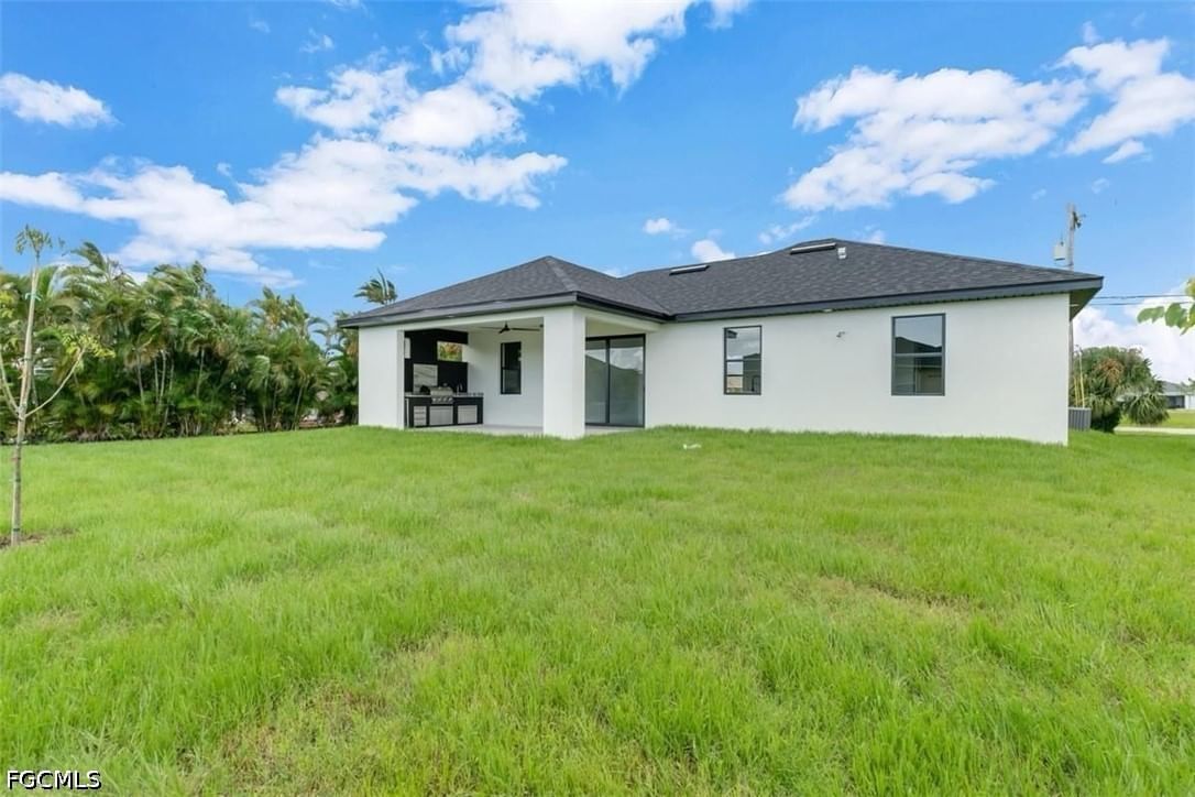 474 NE 2nd Place, Cape Coral, FL 33909 photo 2