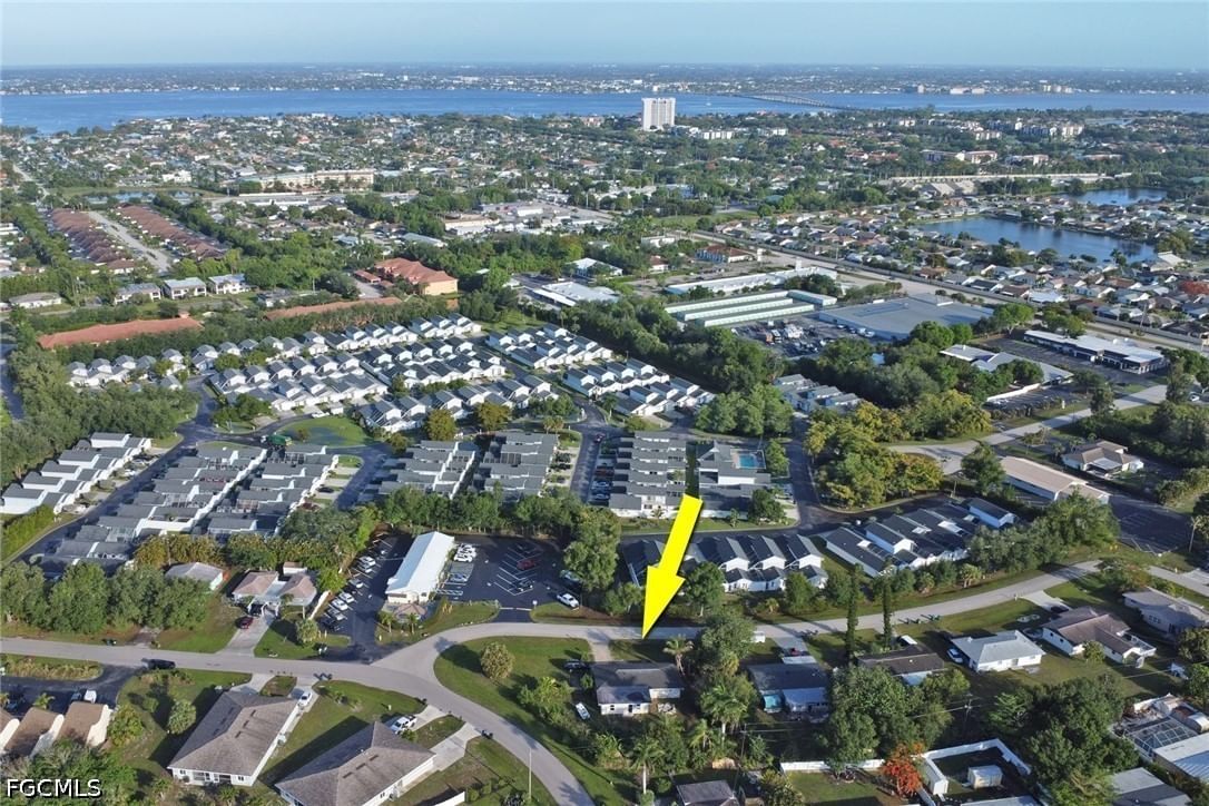 6701 Fiesta Lane, Fort Myers, FL 33919 photo 3