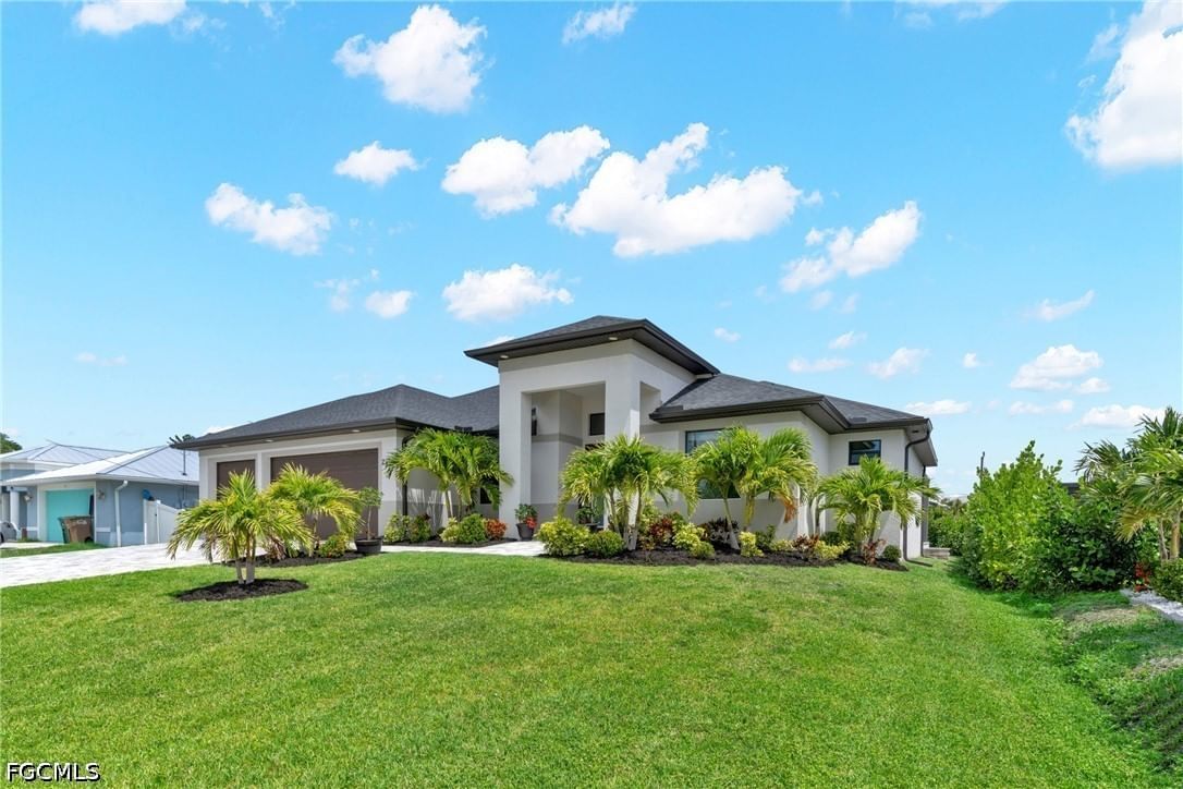 2827 SW 32nd Street, Cape Coral, FL 33914 photo 2