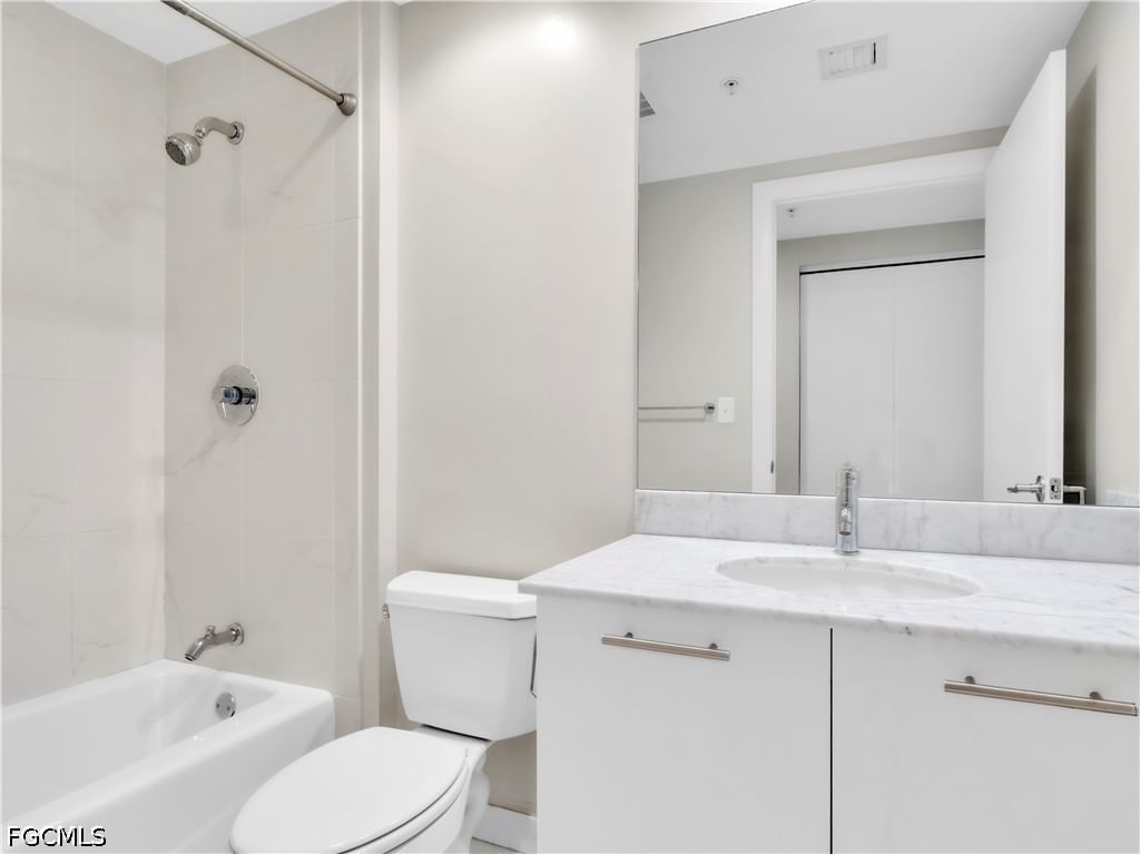 3000 Oasis Grand Boulevard #2905, Fort Myers, FL 33916 photo 5