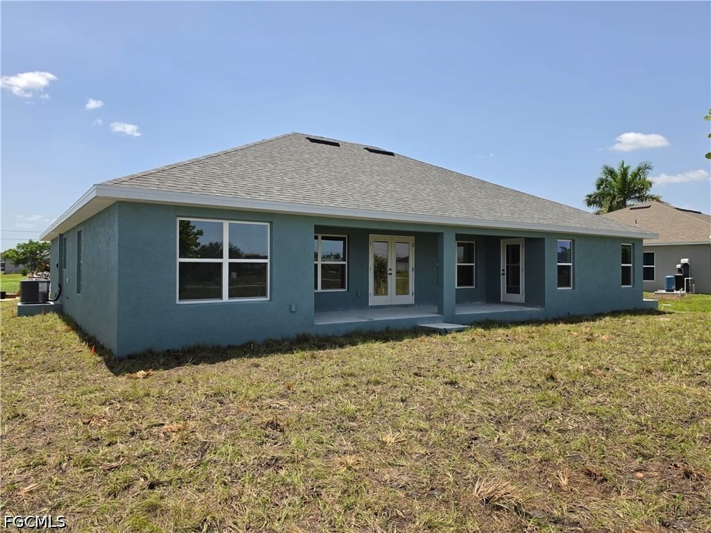 925 NW 8th Place, Cape Coral, FL 33993 photo 2