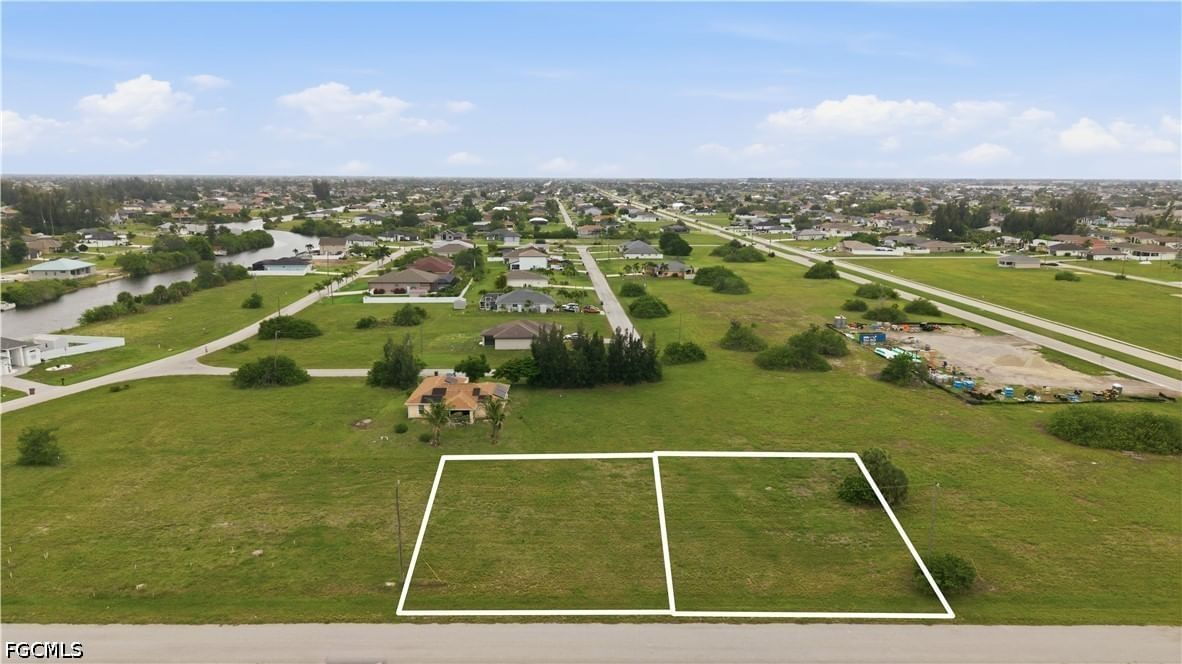 813 NW 31st Place, Cape Coral, FL 33993 photo 5