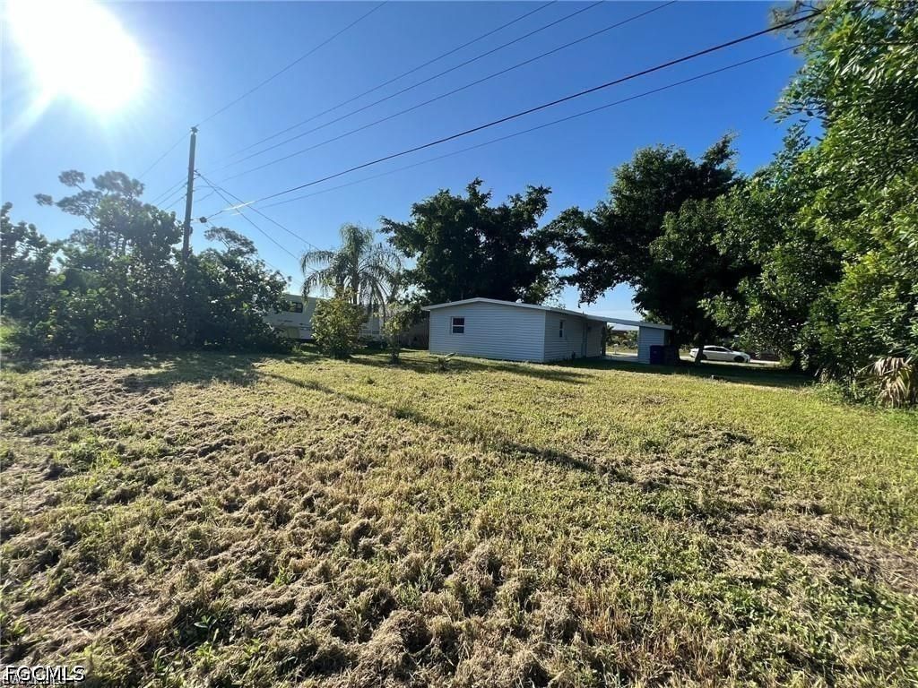 1109 Gifford Avenue N, Lehigh Acres, FL 33936 photo 2
