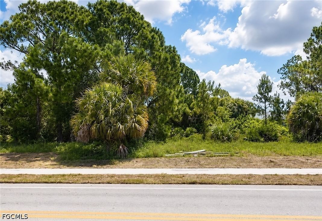 137 Bell Boulevard S, Lehigh Acres, FL 33974 photo 4
