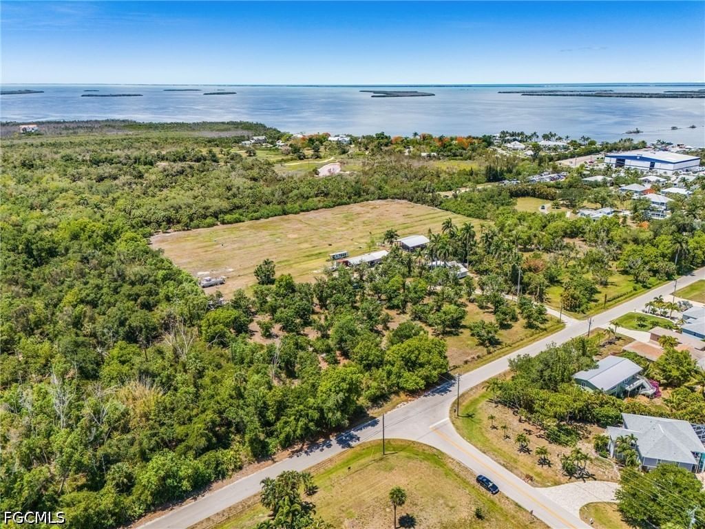 7535 Caloosa Drive, Bokeelia, FL 33922 photo 2